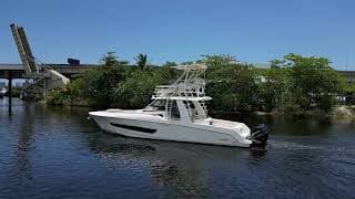 2016 Boston Whaler 420 Outrage